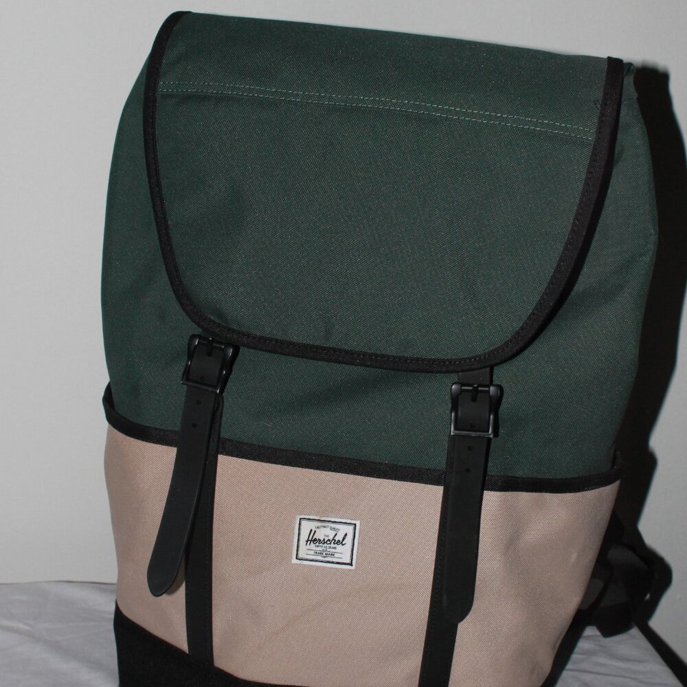 Herschel Retreat™ Backpack | Premium Classics - 23L